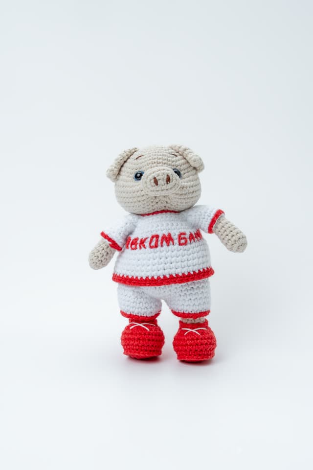 Хрюшка вязаный