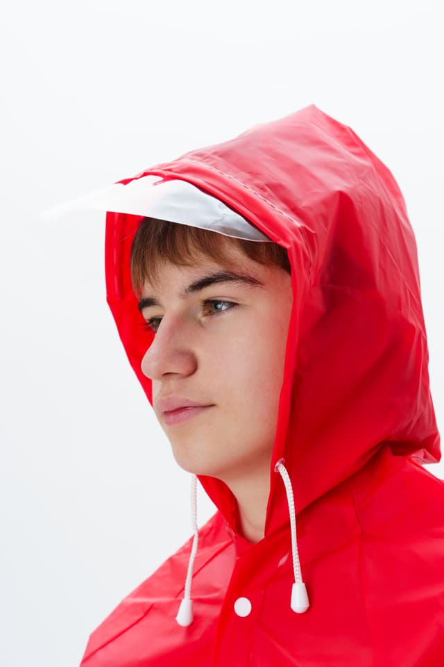 Дождевик красный